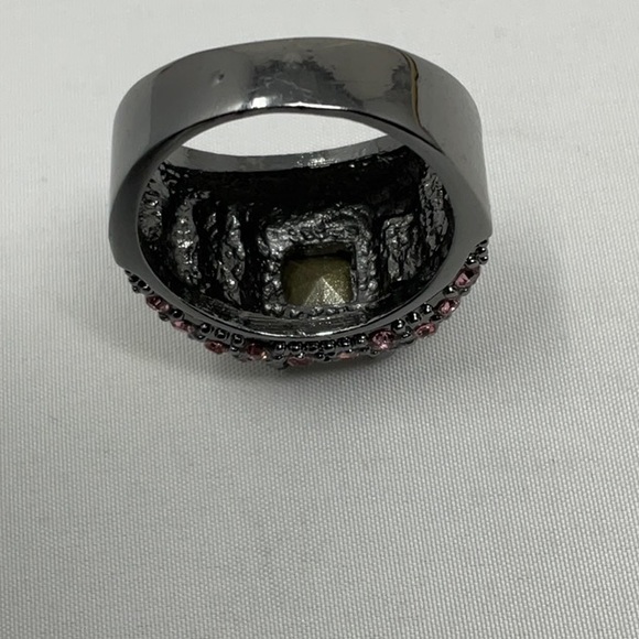 Sparkly multicolored fashion ring, size 8 - Picture 3 of 5